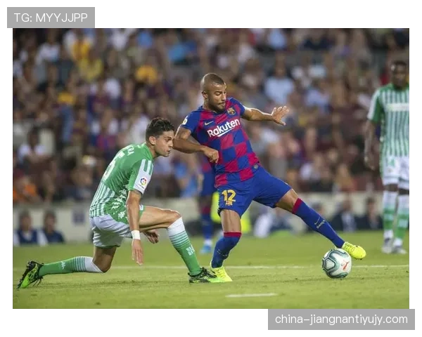 拉菲尼亚训练完顺手给队友点了300欧的下午茶