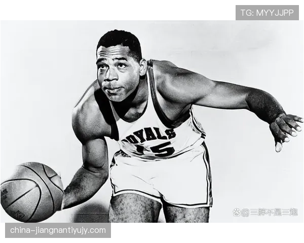 奥斯卡·罗伯特森传球策动改写比赛节奏超越同期后卫表现