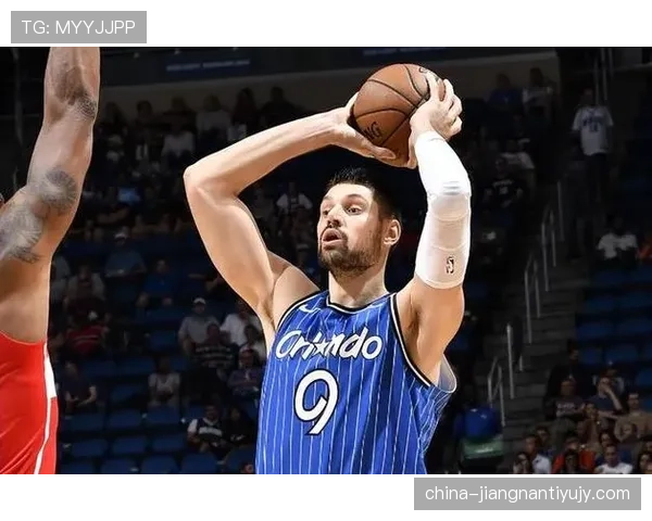 武切维奇挡拆制造错位，比以往让拉文接球更高效