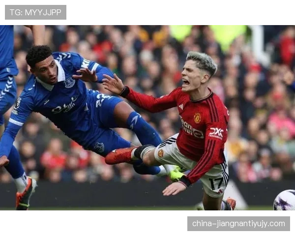 曼联战术混乱与更衣室矛盾加剧，豪门根基面临考验